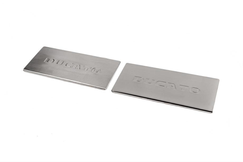 Fiat Ducato 2006-2025 Placas de umbral interiores Carmos V2 (2 uds, acero inoxidable) Foto 1