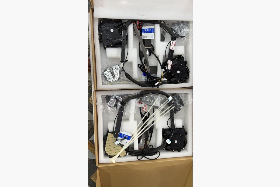 Lexus LX570/450d 2008-2022 Kit de cierre suave de puertas Image