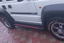 Suzuki Jimny 2018- Estribos Laterales Maya Red (2 uds., Aluminio) foto 1