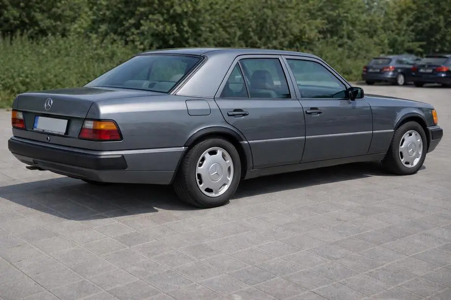 Mercedes E-class W124 1984–1997 Aletines 1989-1995 (4 uds, negros, plastico ABS) Foto 3