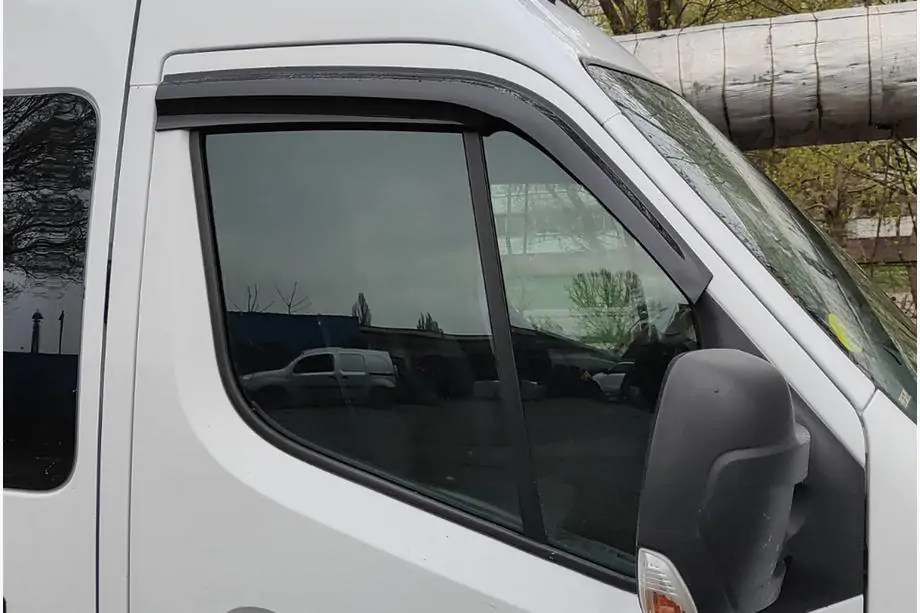 Renault Master 2011-2023 Deflectores de Ventana (2 uds., Sunplex Sport) Image