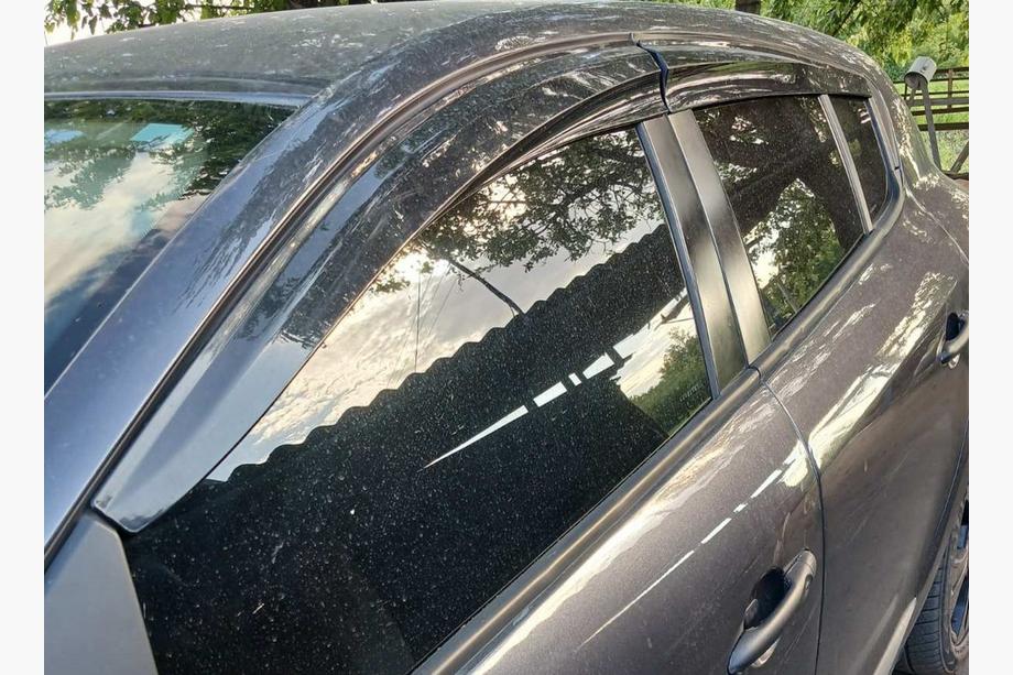 Renault Megane III 2009-2016 Deflectores de Ventana HB (4 uds, Sunplex Sport) Image