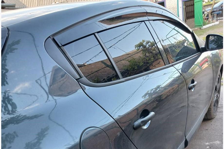Renault Megane III 2009-2016 Deflectores de Ventana HB (4 uds, Sunplex Sport) Foto 3