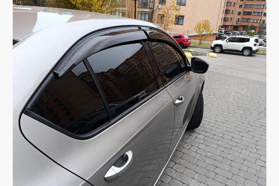 Skoda Octavia III A7 2013-2019 Deflectores de viento Liftback (4 uds, Sunplex Sport) Foto 4