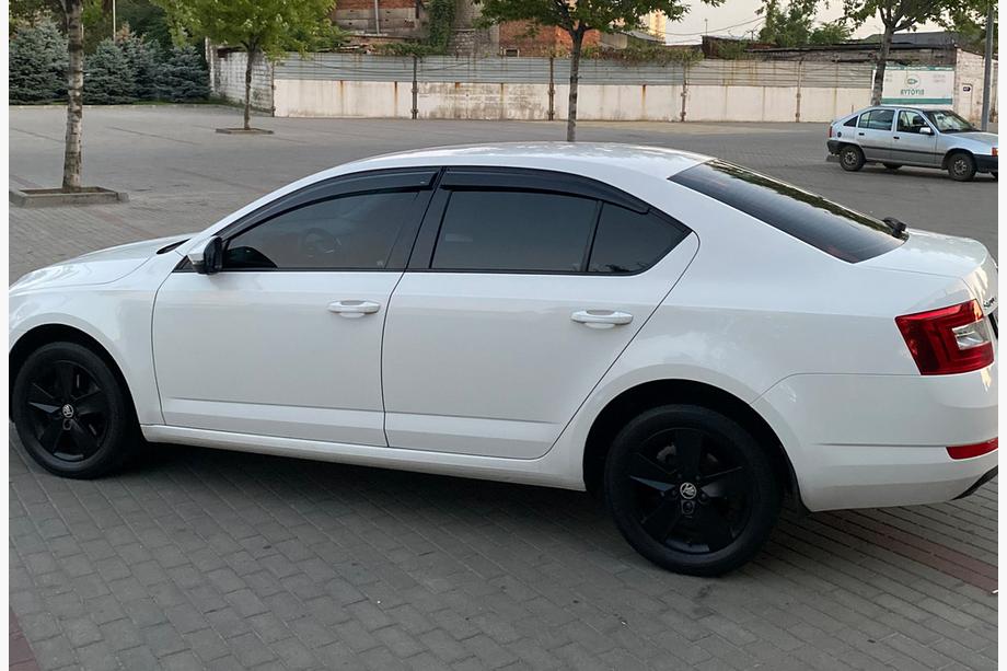 Skoda Octavia III A7 2013-2019 Deflectores de viento Liftback (4 uds, Sunplex Sport) Foto 2