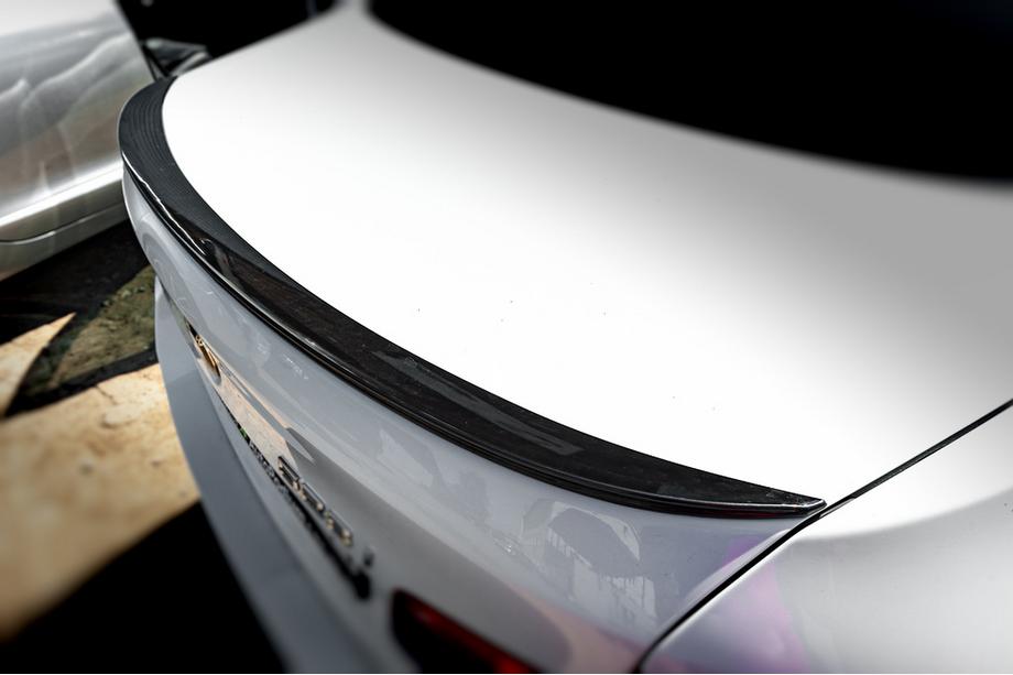 BMW 5 Series F10/F11 2010–2016 Alerón Lip Sunplex (para F10, negro) Foto 1