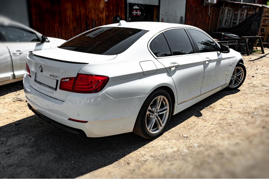 BMW 5 Series F10/F11 2010–2016 Alerón Lip Sunplex (para F10, negro) Foto 10
