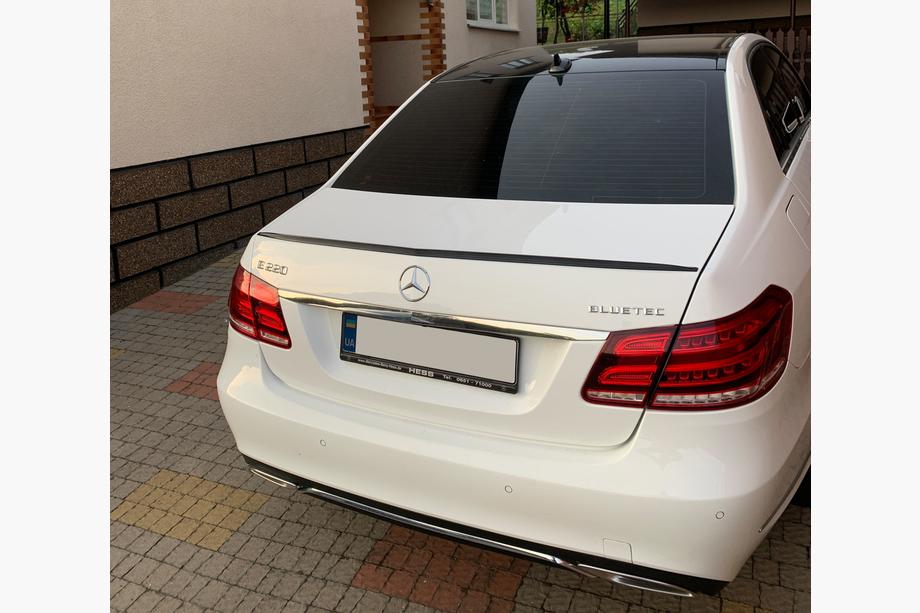 Mercedes E-class W212 2009-2016 Spoiler Lip (Sunplex, Negro) (130,5cm x 5,8cm) Foto 2