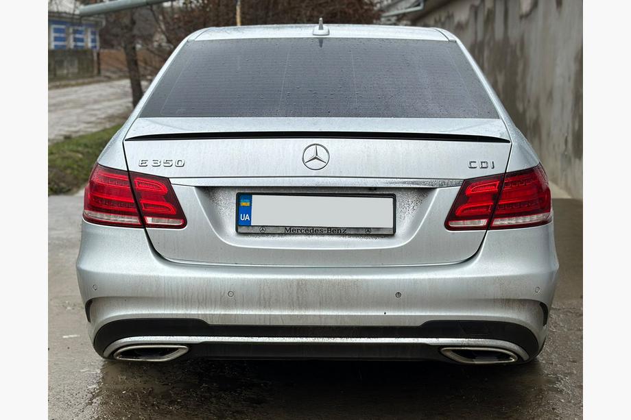 Mercedes E-class W212 2009-2016 Spoiler Lip (Sunplex, Negro) (130,5cm x 5,8cm) Foto 3