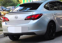 Opel Astra J 2009-2015 Alerón Lip Sedan (Sunplex, Negro) (115cm x 5,5cm) foto 1