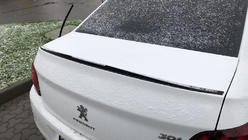Peugeot 301 2012- Spoiler Lip (Sunplex, negro) (118,5cm x 5,5cm) foto 6