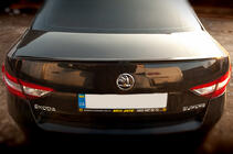 Skoda Superb 2015-2024 Spoiler Lip (Sunplex, negro) (119,2cm*7,3cm) foto 3