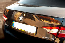 Skoda Superb 2015-2024 Spoiler Lip (Sunplex, negro) (119,2cm*7,3cm) foto 4