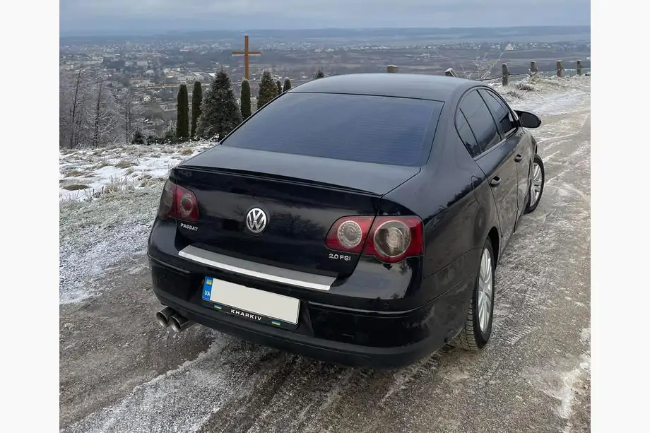 Volkswagen Passat B6 2006-2012 Alerón LIP (Sunplex, negro) (115,8cm x 6,3cm) Foto 1