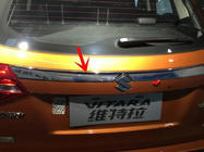 Suzuki Vitara 2015- Moldura cromada sobre la matrícula Libao (ABS) foto 1