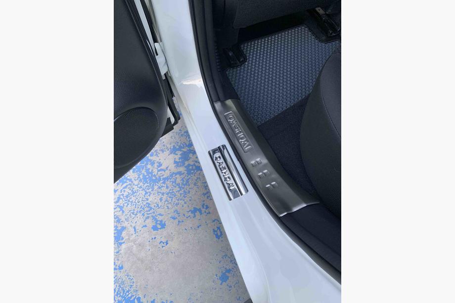 Nissan Qashqai 2014-2021 Cubiertas de Umbral (Plástico) Libao Foto 3