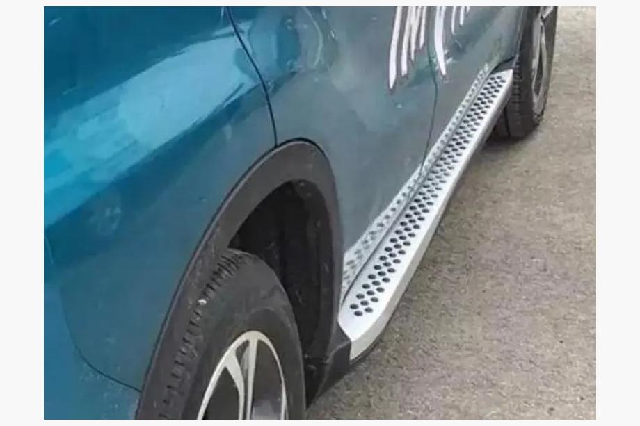 Suzuki Vitara 2015- Estribos Laterales OEM (2 uds, Aluminio) Image