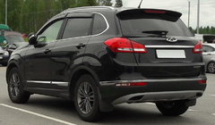 Chery Tiggo 5 2013- Moldura sobre la matrícula Libao (acero inoxidable) foto 1
