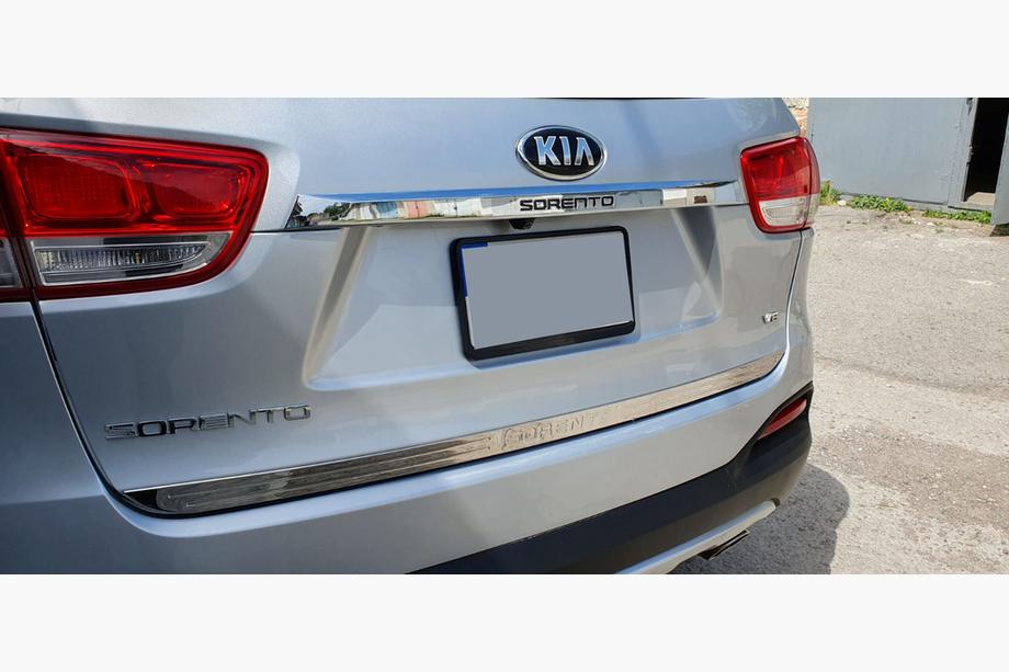 Kia Sorento III UM 2014-2020 Moldura sobre matrícula Libao V2 (acero inoxidable) Foto 2