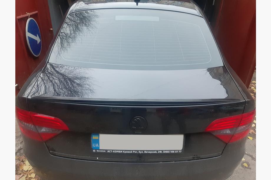 Skoda Superb 2009-2015 Alerón LIP (Sunplex, negro) (115,8cm x 6,3cm) Foto 5