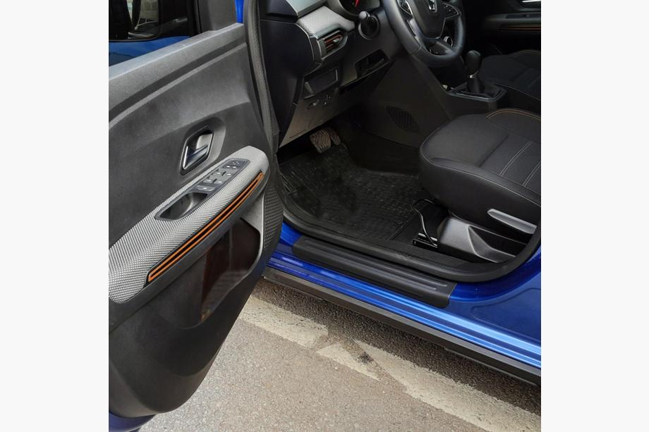 Dacia Sandero 2021- Cubiertas de umbral de puerta EuroCap (4 uds, ABS) Foto 1