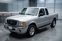 Ford Ranger 2002-2006 Estribos Laterales BlackLine (2 uds., Aluminio) foto 1