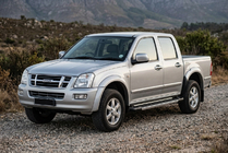 Isuzu D-Max 2002-2011 Estribos Laterales RedLine (2007-2012, 2 uds., Aluminio) foto 1