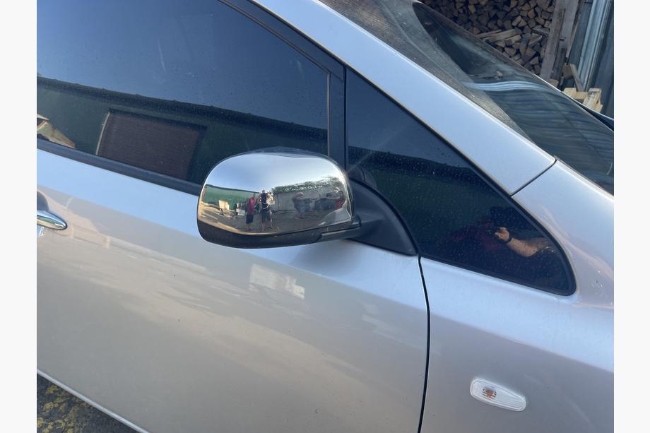 Nissan Leaf 2010-2017 Cubiertas de Espejos (2 uds, Acero Inoxidable) Image