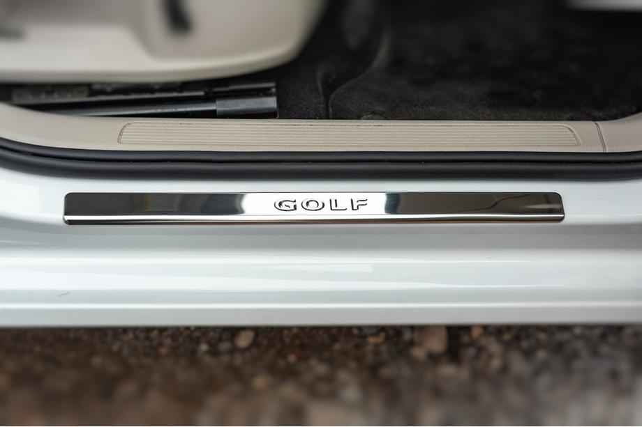 Volkswagen Golf 7/E-Golf 2012-2020 Embellecedores de estriberas OmsaLine V2 (4 uds, acero inoxidable) Foto 2