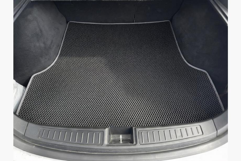 Tesla Model S 2012– Alfombrilla maletero trasera EVA (2012-2021, negra) Image