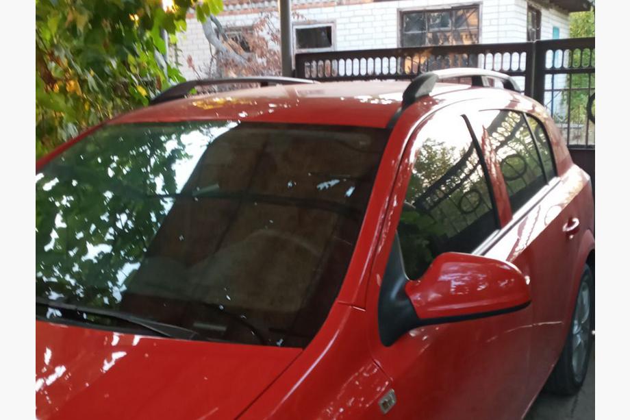 Opel Astra H 2004-2013 Barras de techo de aluminio (HB, negras) Image
