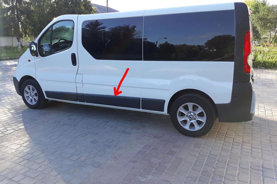 Renault Trafic 2001–2015 Moldura de puerta original usada (L3) Image