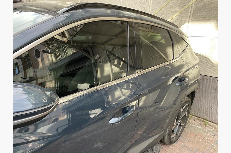 Hyundai Tucson NX4 2021- Molduras inferiores de ventana acero inoxidable (6 uds) Carmos - Acero Inoxidable Turco Foto 3