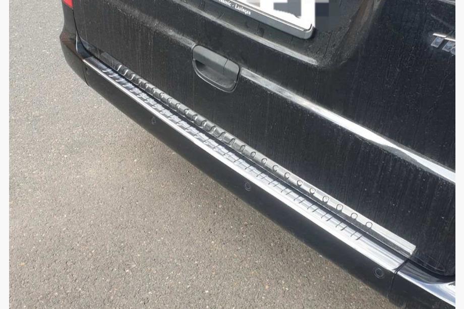 Mercedes Viano 2004-2014 Protector de parachoques trasero con borde (Carmos V2, acero inoxidable) Image
