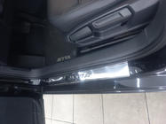 Volkswagen Jetta 2011-2018 Protectores de umbral de puerta de acero inoxidable Carmos V2 (4 uds) foto 2