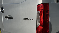 Mercedes Sprinter W907/W910 2018- Emblema 316 cdi foto 2