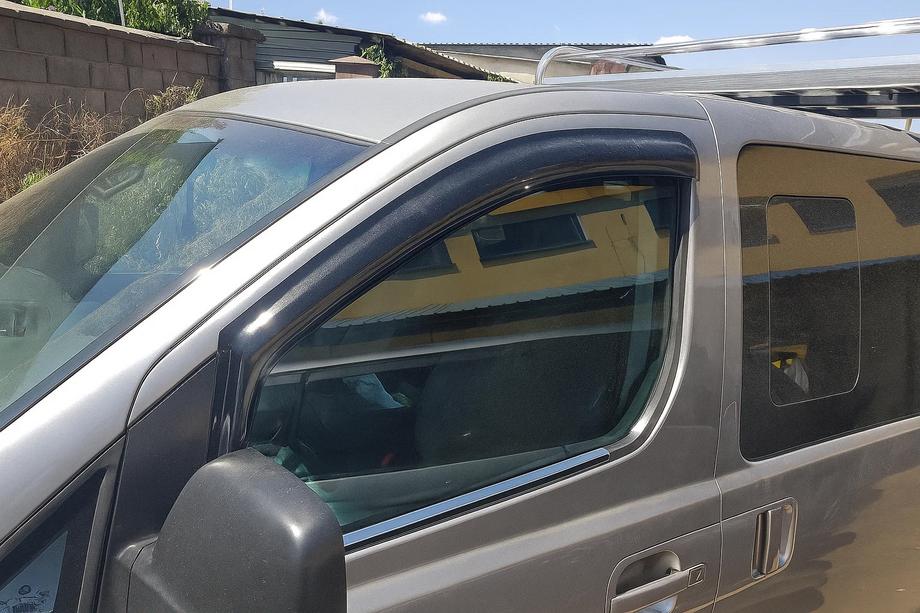 Hyundai H300, H1, Starex 2008-2020 Molduras exteriores de ventanas (2 uds, acero inoxidable) Image