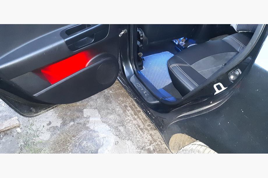 Kia Ceed 2007-2012 Embellecedores de estriberas OmsaLine (4 uds, acero inoxidable) Foto 7